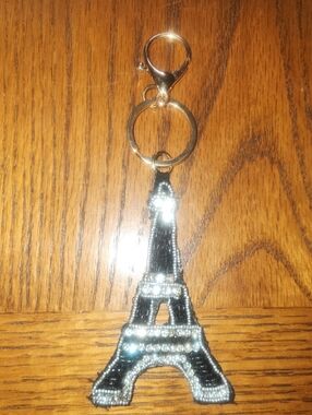 City Collection Eiffel Tower Beaded Bag Charm Gently Used